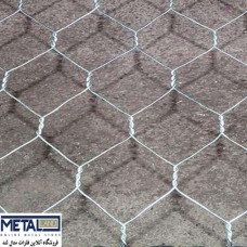 توری مرغی گالوانیزه گرم - ابعاد 1200*45000 mm چشمه 34 mm ضخامت 0.4 mm وزن 6.2 (5%±) kg